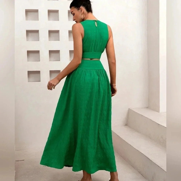 Casual Vacation Ocean Green Pleated Crop Top & A-Line Long Skirt Set For Summer - Picture 2 of 5